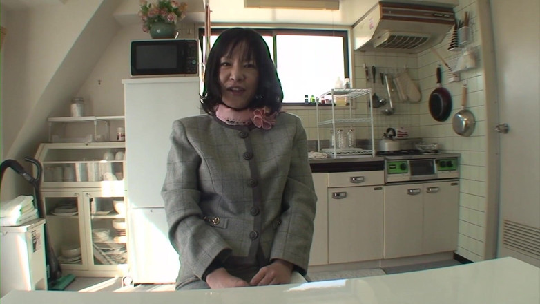 Asiatiques: Asian milf does her csting for bigrolle