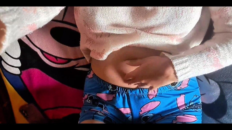 Yulieth Gomez: Kolombiyalı kadın soyunuyor ve vajinasına dokunuyor!