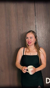 Část 2 Timy šuká svou sousedku Hannah a poslíčko April za posádkou vzadu