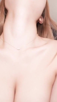 첫 포르노 경험을 좋아하는 거유 파티 소녀 Ouka Yama