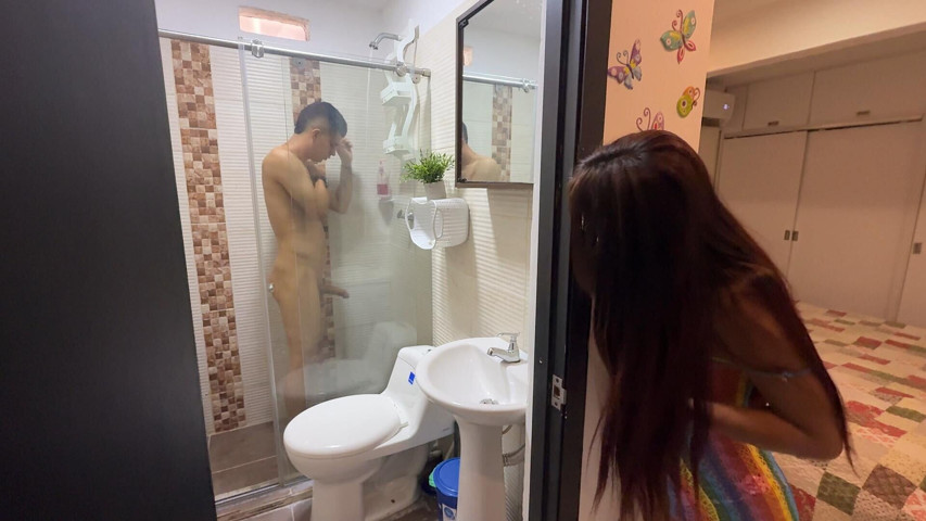 I Masturbate Watching My Little Stepsister Take a Bath. (Angela Fox)