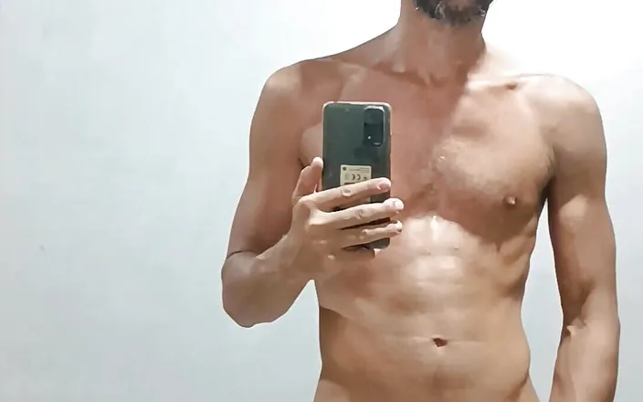 Joh Bosco: Horny Masturbation in Front of the Mirror with Thick Cuming