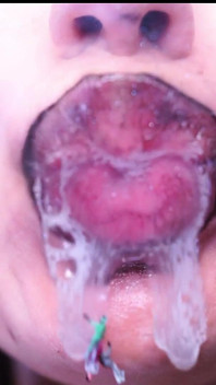 En este video cautivador, tendrás una fiesta de lugares de interés: los labios deliciosos de giganta