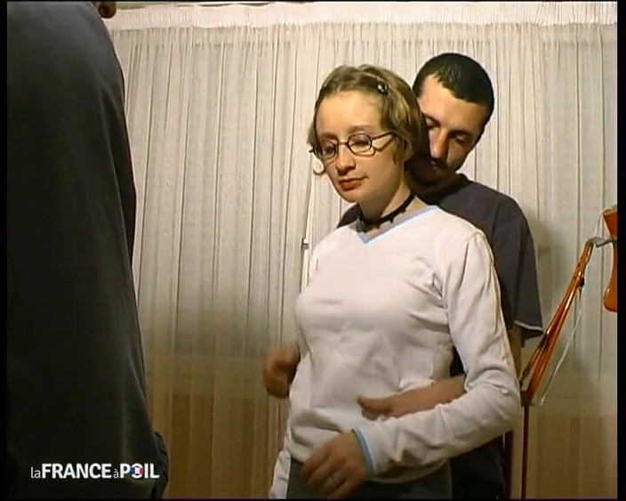 Rue Chaude: दो शिक्षकों और एक छात्र के बीच अच्छे व्यवहारों का आदान-प्रदान