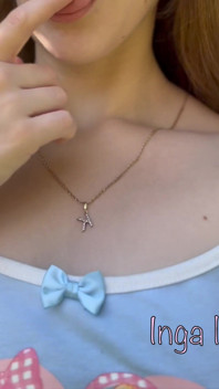 Cute Teen Girl Shows Her Tits in the Park to a Strange Man