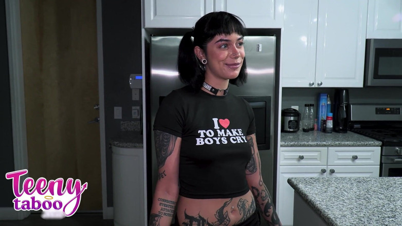 Teenytaboo: Dövme conundrum