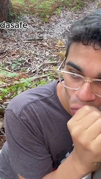 Dándolo a Un Extraño Que Encontré En El Bosque