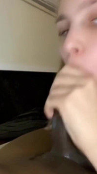 Z obývacího pokoje do místnosti potřeby XXX Doggy Style sání a jízda na reverzní cowgirl