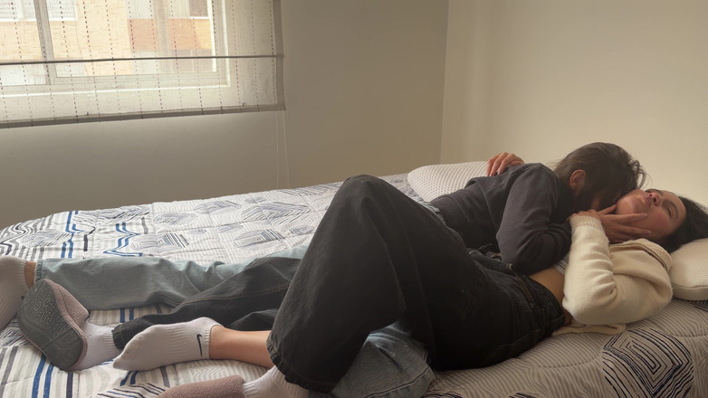 scarlettandc: Kami menggosok di atas satu sama lain