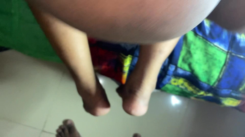 Angoori: Üvey baba genç üvey kızını kayınbiraderi içinde bıraktı Hintçe ses tam...