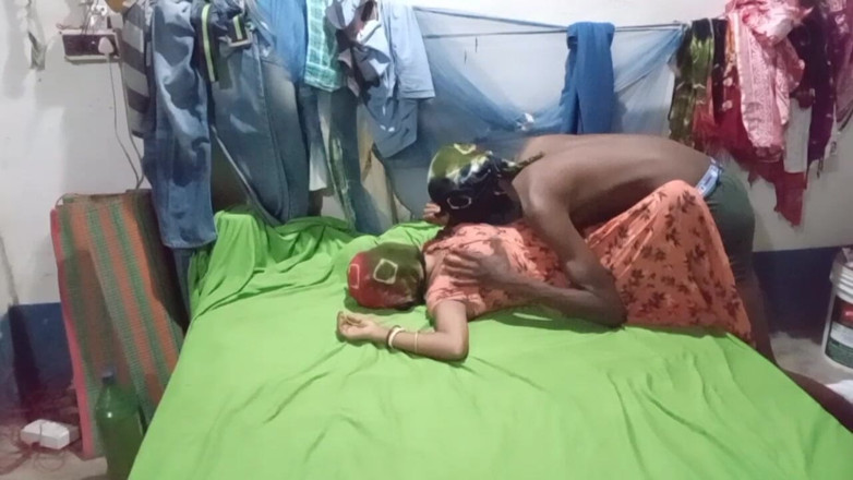 Bengaliauntykichut: Desi Hot Ass Sexy Village Women Romance