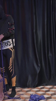 Sesja bondage Nicky na rucie