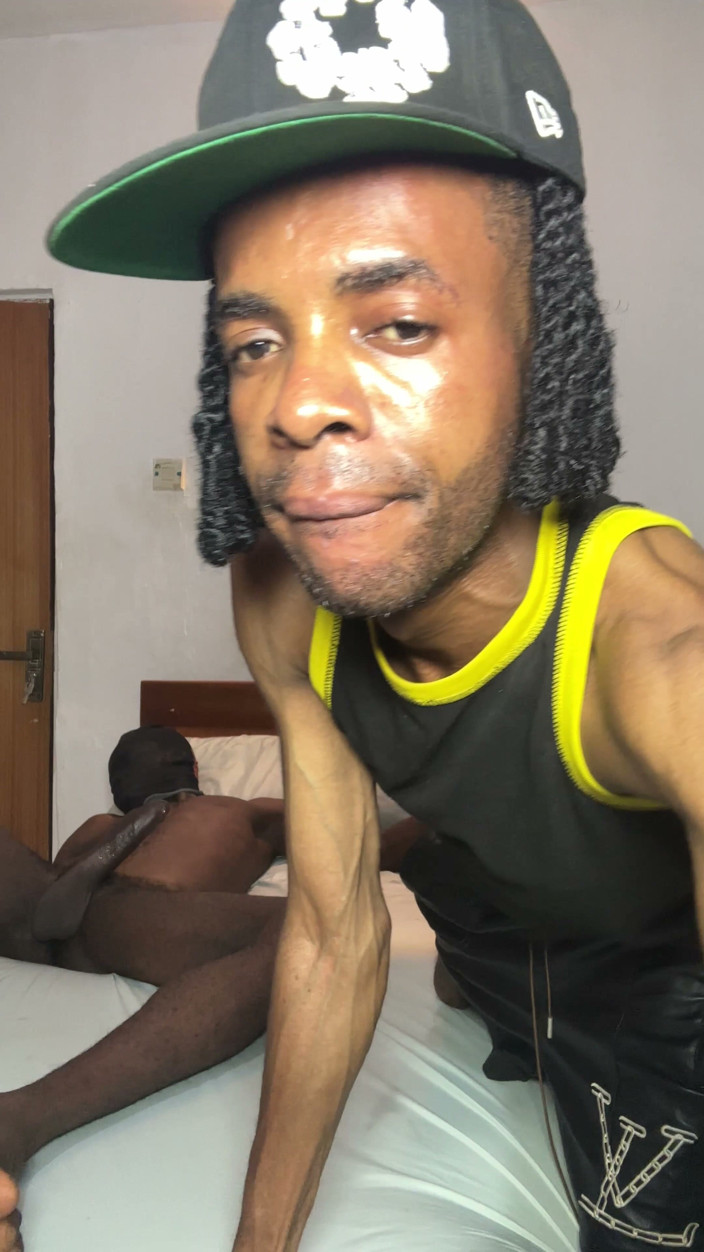 YungthugM: My Gardener Has a Big Dick!