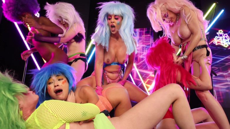 Little Puck: Jem &amp; the Holograms Vs the Misfits Lesdom Orgy