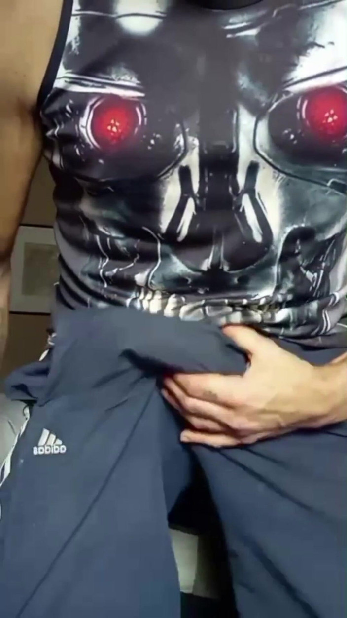 BBIG: 太い声とキャッシュコックが財布を爆破する!