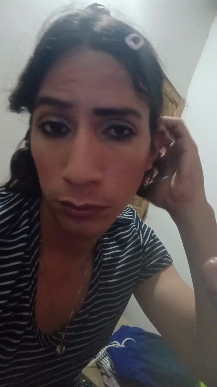 Femboy from Colombia: 服用这种好的温牛奶