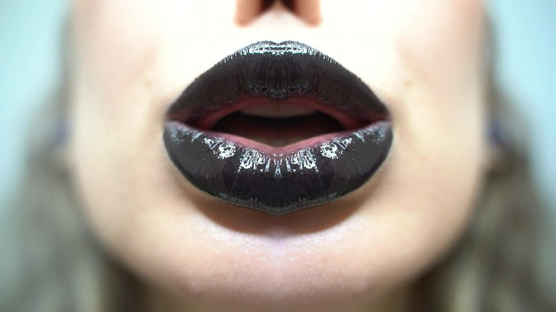 Rarible Diamond: Bacia una ragazza gotica dallo specchio