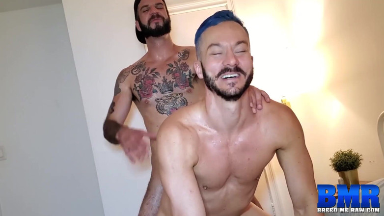 Breed Me Raw: BREEDMERAW - Tattooed Romeo Davis barebacks Latin Starlen Gold