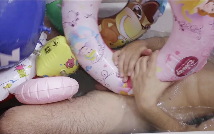 Inflatable Lovers: Bathroom with inflatables