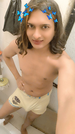 Zoyasazadai: Zoya Shezadi zelf geniet van alles Indische transgender