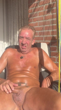 Excitée au soleil