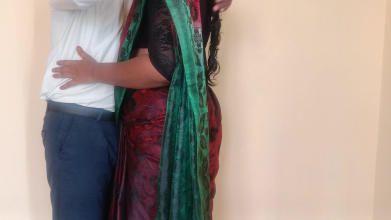 Magilmathi: 大学老师热辣的浪漫病毒视频