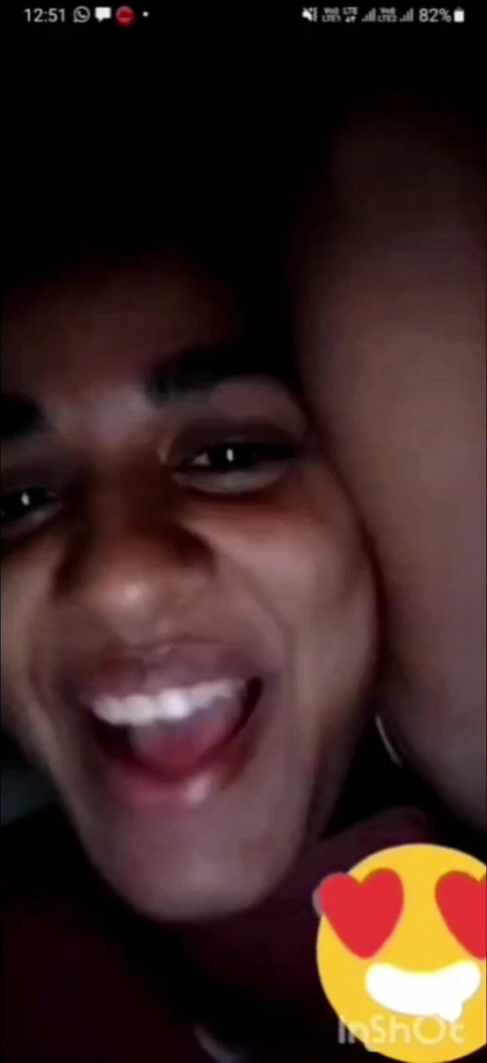 CollegeTeenCouple: Videohovor s mojí bývalou ukazující prsa