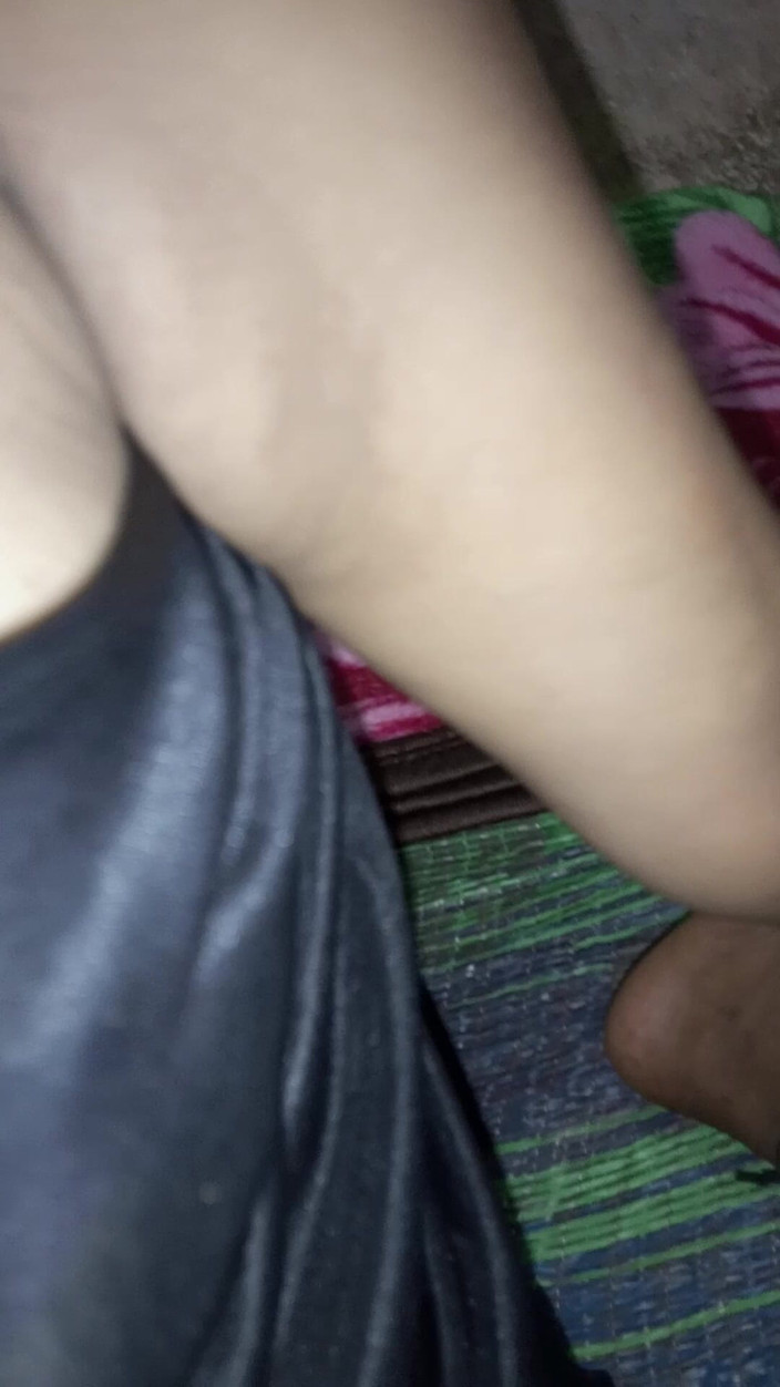 Mridulmadhu: Videoclip complet sexy cu soția Deshi a soțului