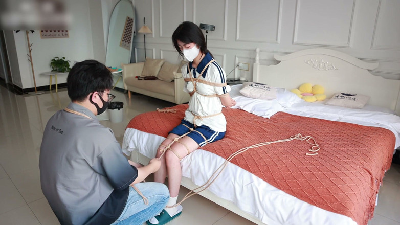 Asian bondage: The Innocent Girlfriend Is Bound with Ropes in Her College...