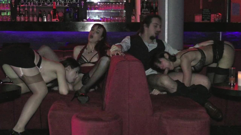 Lety Howl: Meeting in a Swinger Club
