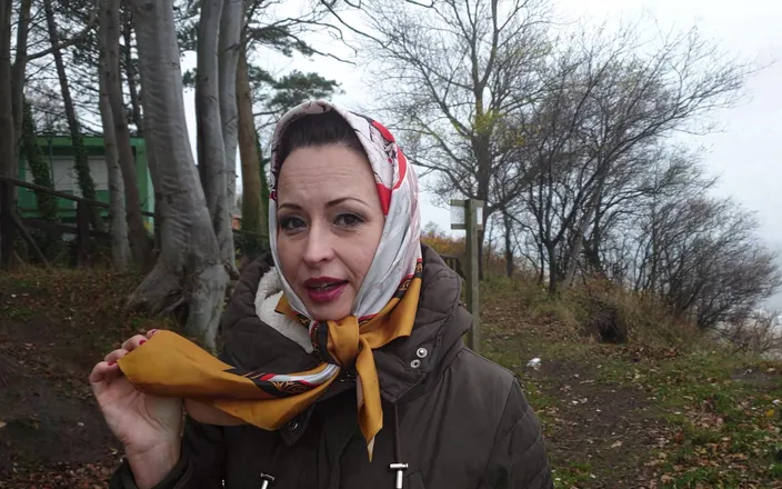 Wanilianna: Squirt in Public Place
