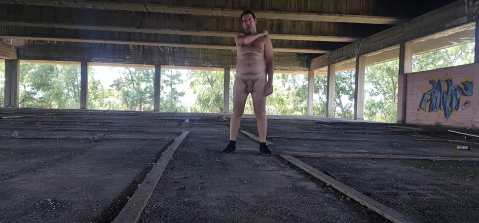 Mirko2589: Todos desnudos al aire libre