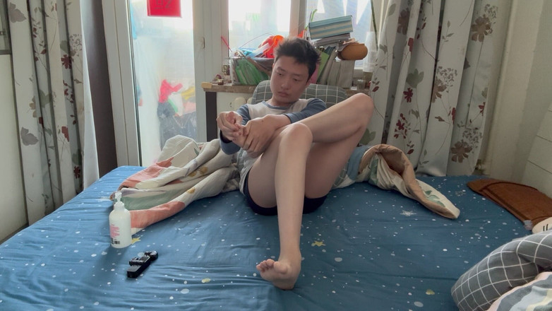 Footme: 18세, 164cm 작은 발 소년 M자형 오픈 레그 자위 (52kg/36 사이즈 연약한 발)