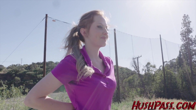 Hush Hush Entertainment: Profesionistului golf Sable Jones îi plac loviturile lungi și dure cu cluburi...