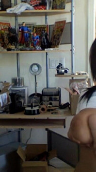 Whitney Stevens Kamera Web Top Putih Yang Menampilkan Whitney Stevens