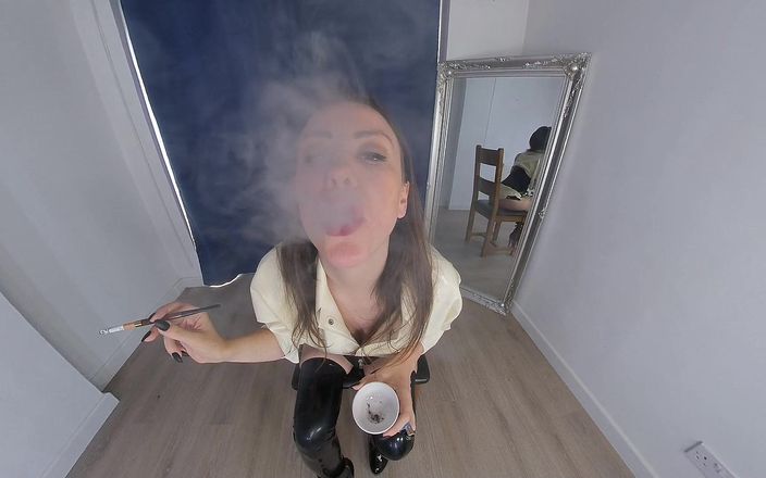 VR smokers HD: Cate McQueen - fumando en PVC