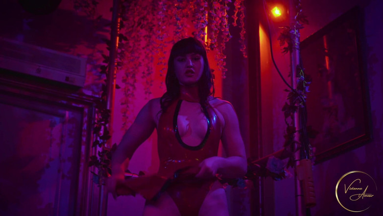 Vivienne l'Amour: (720p) Preparatevi per il mio fist - Femdom pov Bordo anale...
