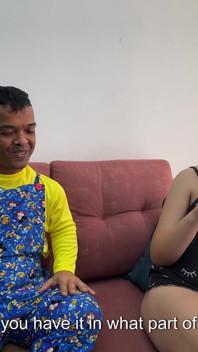 मेरे शरारती सौतेले भाई ने मुझे घर को साफ नहीं करने दिया और एक बहाना के रूप में वह मुझे जोर से चोदता है