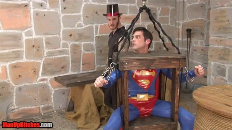 ManUpFilms: Ashade derrota a Superman