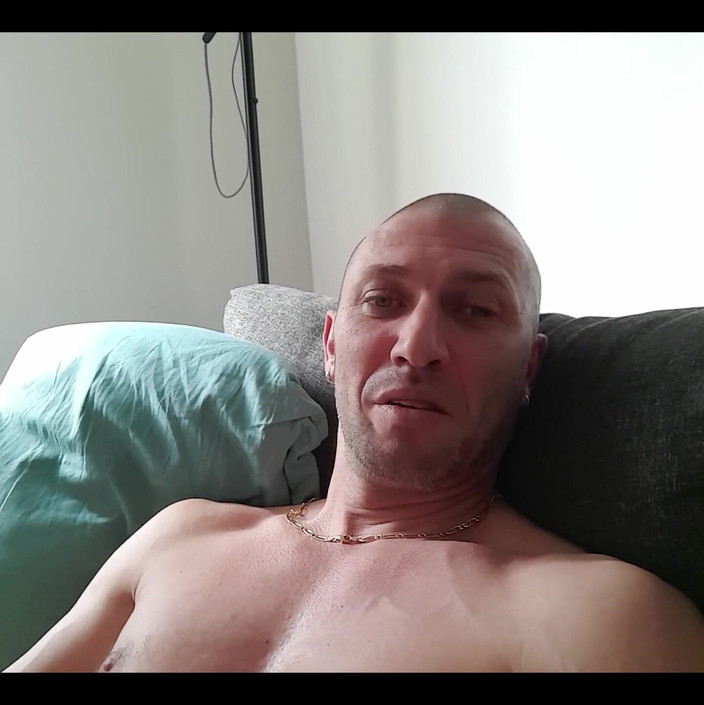 Boy jerking off: Nói chuyện tục tĩu
