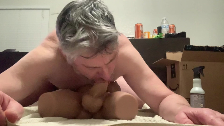 Fantasyland84: Torso trans che ingoia e cavalca