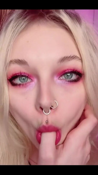 Does That Makes You Wanna Feel My Lips Around Your Dick?