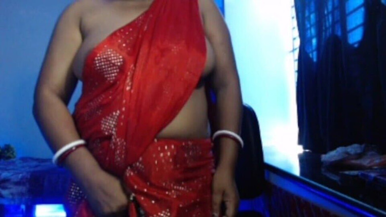 Erotic hot girl: Gadis seksi lagi pamer toket besarnya.