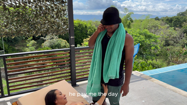 Rioc69: O brunetă latino cu sâni uriași nu poate rezista să-l...