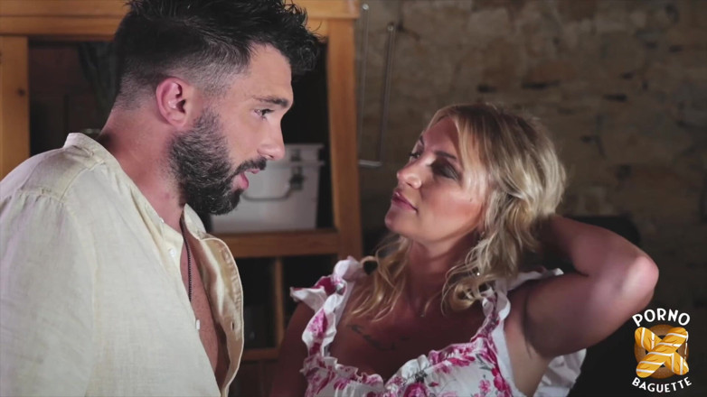 Porno Baguette: Irina, nádherná blondýnka, je opravdu tvrdě ošukána