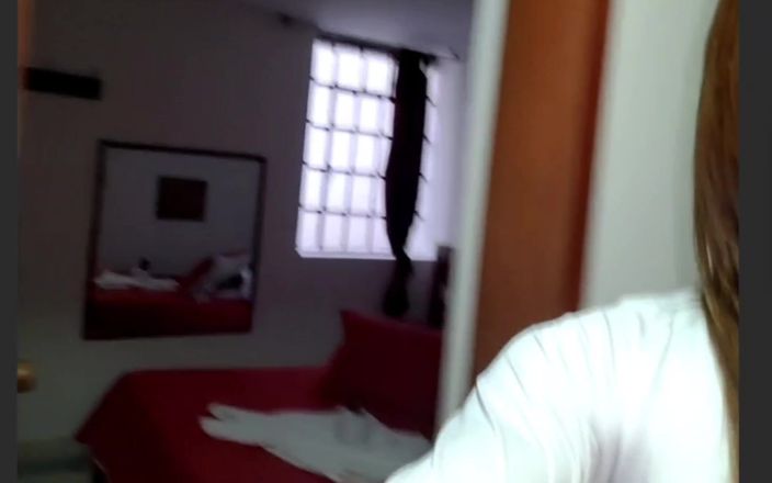 Evehamphy: Ik ben in een hotel uitzending live voor mijn pagina's.