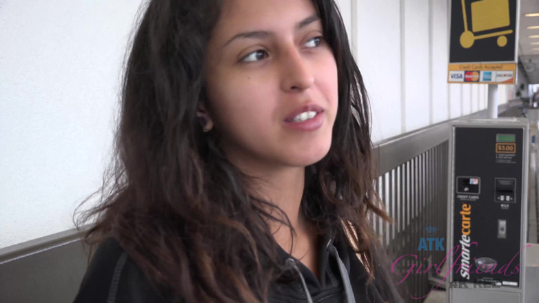ATK Fans (Girlfriends): Virtueller Urlaub Oahu mit Sophia Leone 1/2
