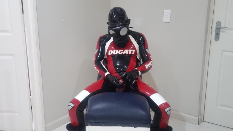 Athos: Последовательность управления дроном в латексе Ducati