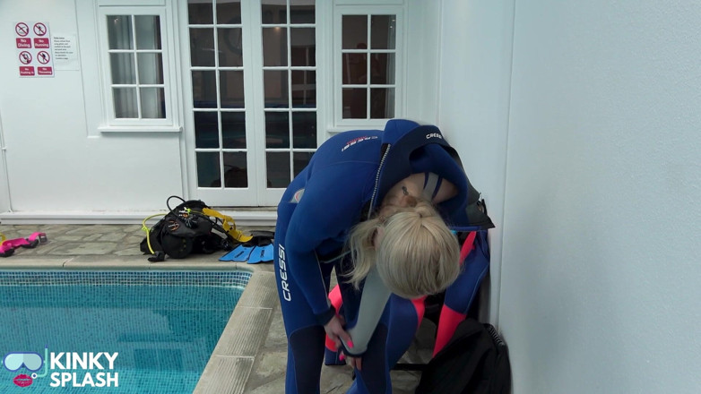 UKCuteGirl Lucy Lauren: Scuba retreat bagian 1: neoprene disegel dan minta dientot