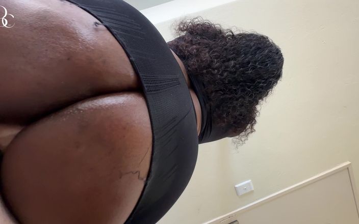 BootyClapper187: Cara branco rasgou minhas calças de ioga apertadas e me...